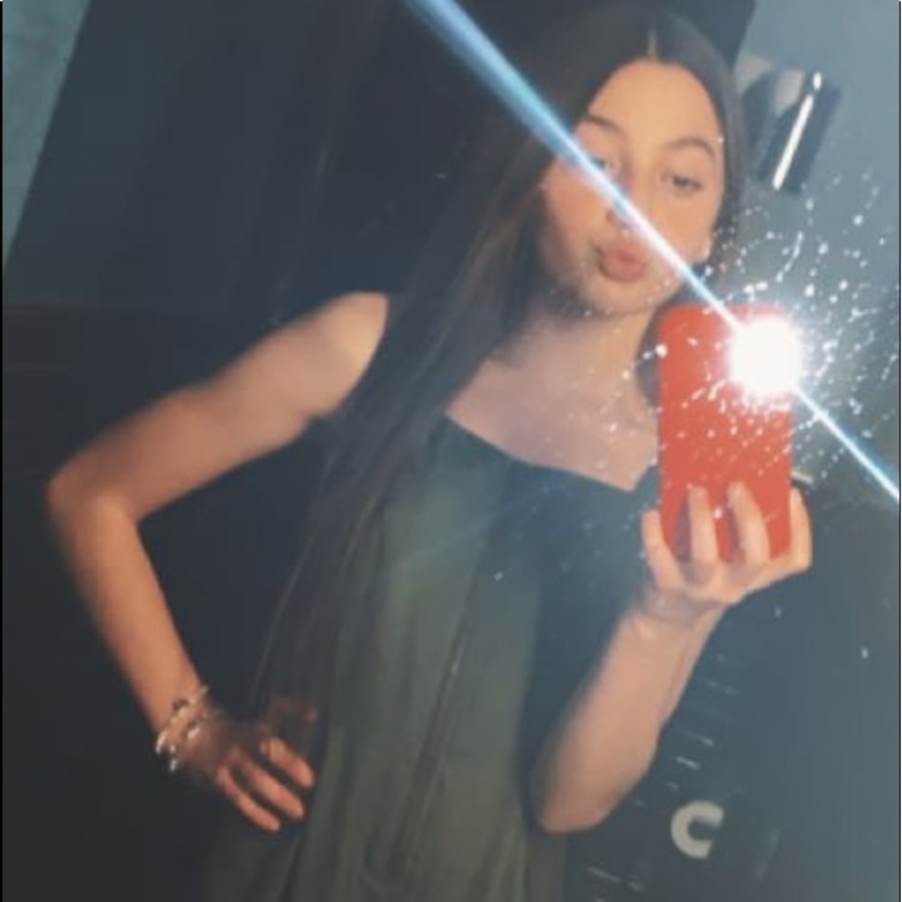 Meet your Posher, Ava